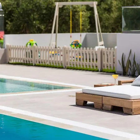Βίλα Rosmerta Villa, With Private Pool 65 Square Meters, Bbq & Heated Spawhirlpool, By Thinkvilla Πέραμα
