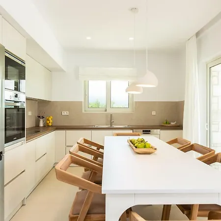 Rosmerta Villa, With Private Pool 65 Square Meters, Bbq & Heated Spawhirlpool, By Thinkvilla *